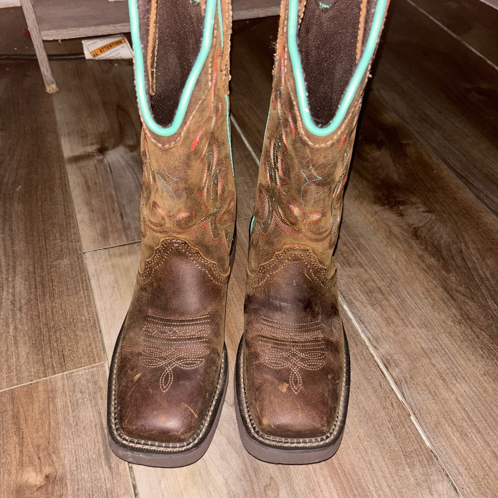 Brown cow boots Justin gypsy brand